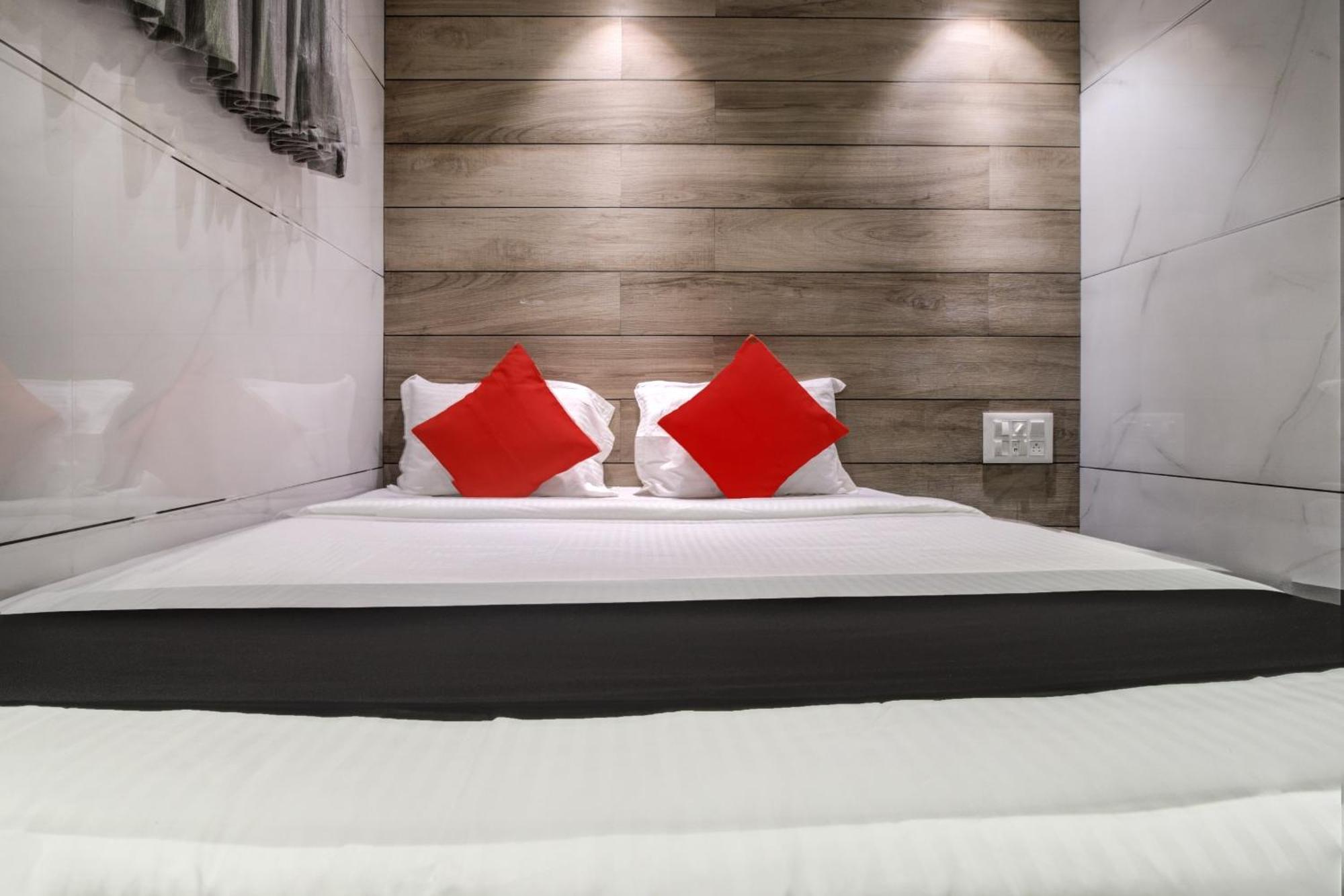מומביי Hotel Spring Residency מראה חיצוני תמונה