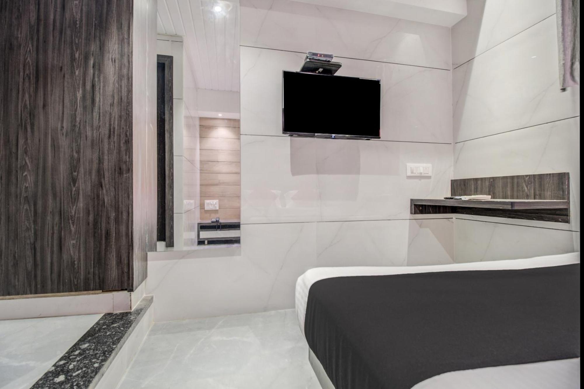 מומביי Hotel Spring Residency מראה חיצוני תמונה